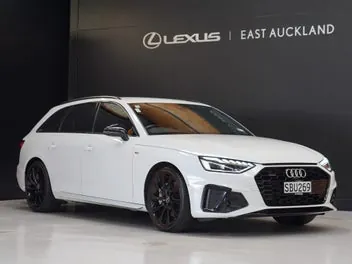Audi A4 2022 photo 2