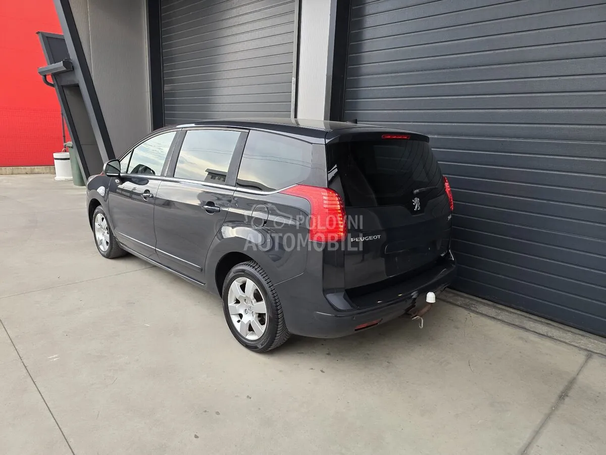 Peugeot 5008 2011 photo 3