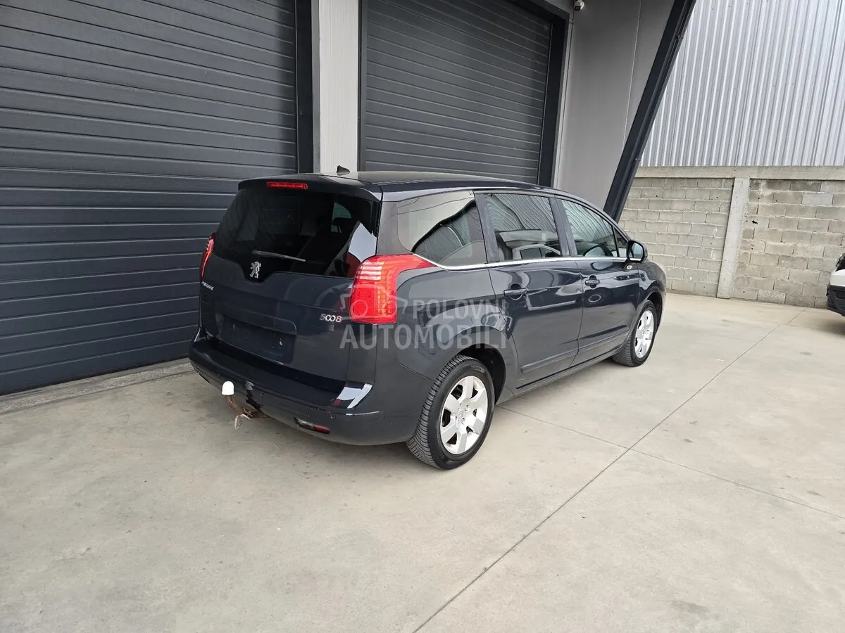 Peugeot 5008 2011 photo 5