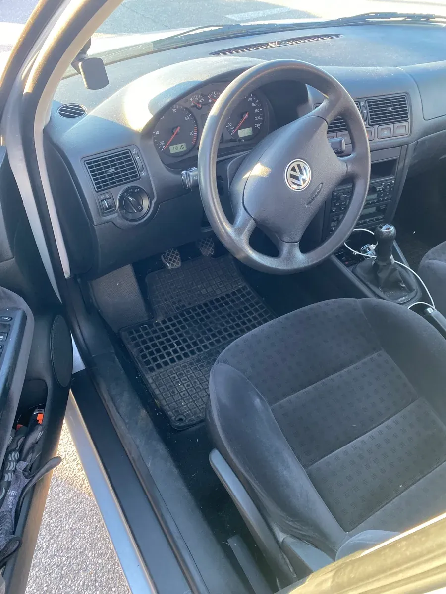 Volkswagen Golf 2002 photo 3