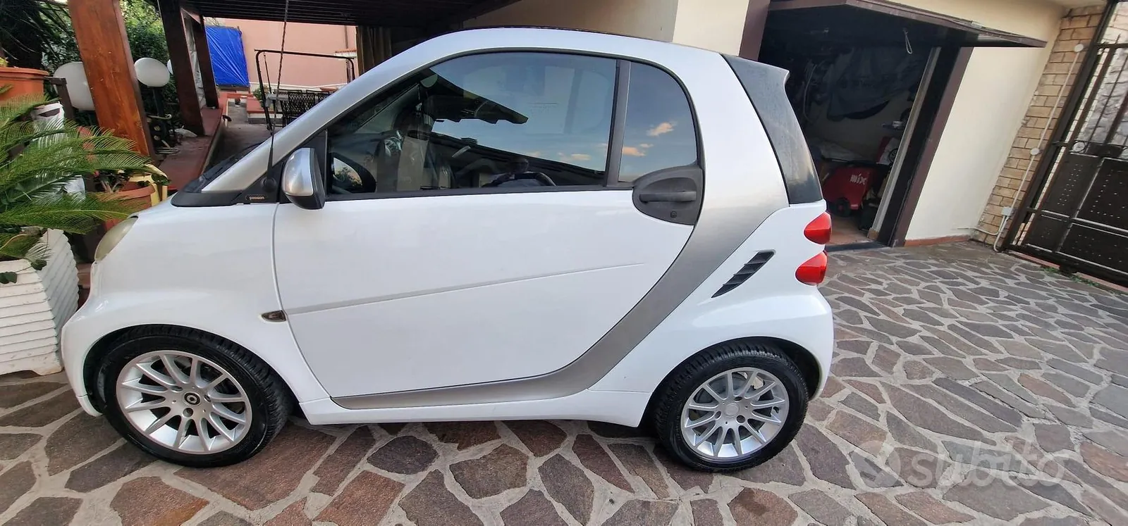 Smart For Two 2011 photo 4