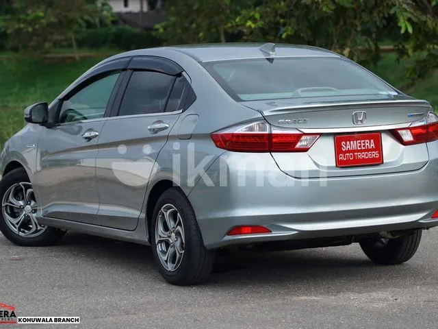 Honda Grace 2015 photo 4