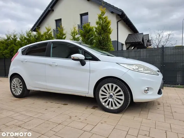 Ford Fiesta 2009 photo 3