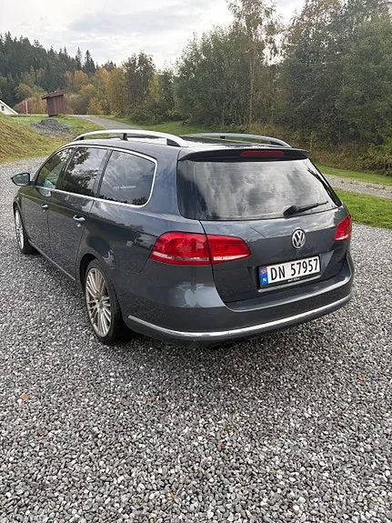 Volkswagen Passat 2011 photo 5