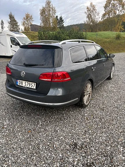 Volkswagen Passat 2011 photo 4