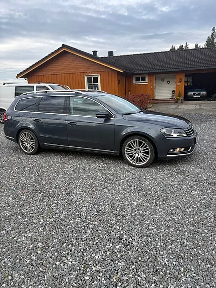 Volkswagen Passat 2011 photo 3