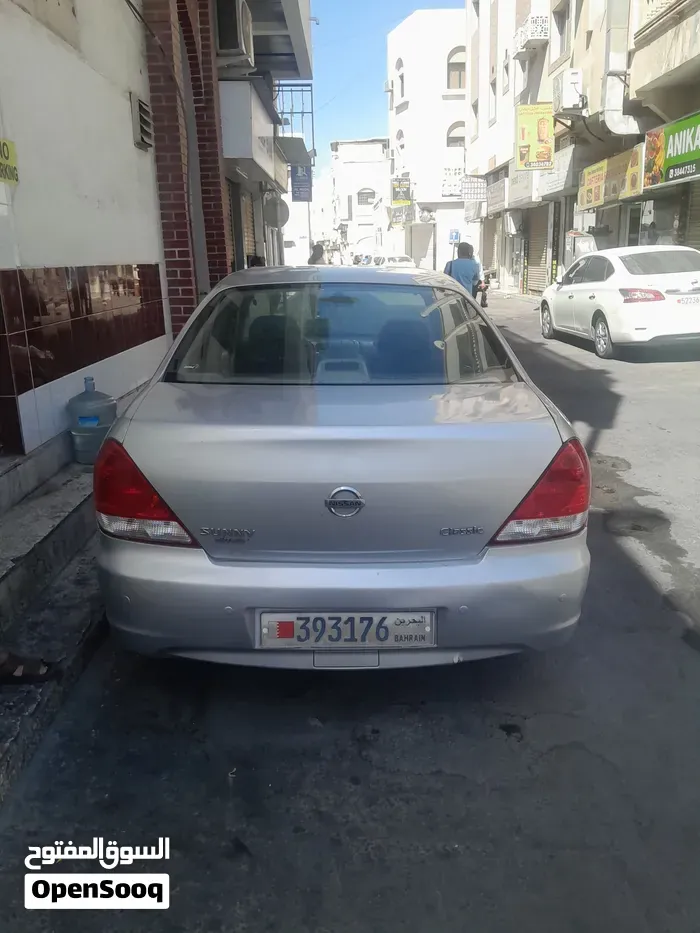 Nissan Sunny 2011 photo 2