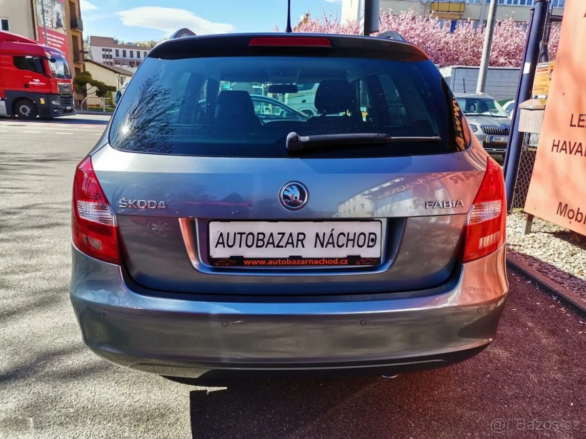 Skoda Fabia 2013 photo 4