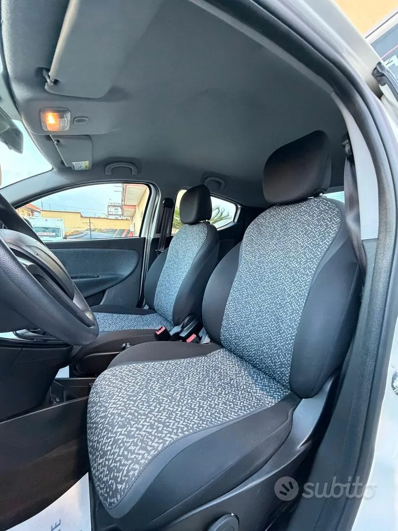 Lancia Ypsilon 2019 photo 4
