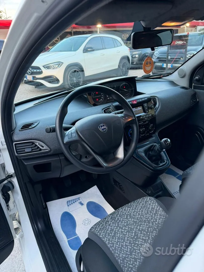 Lancia Ypsilon 2019 photo 5