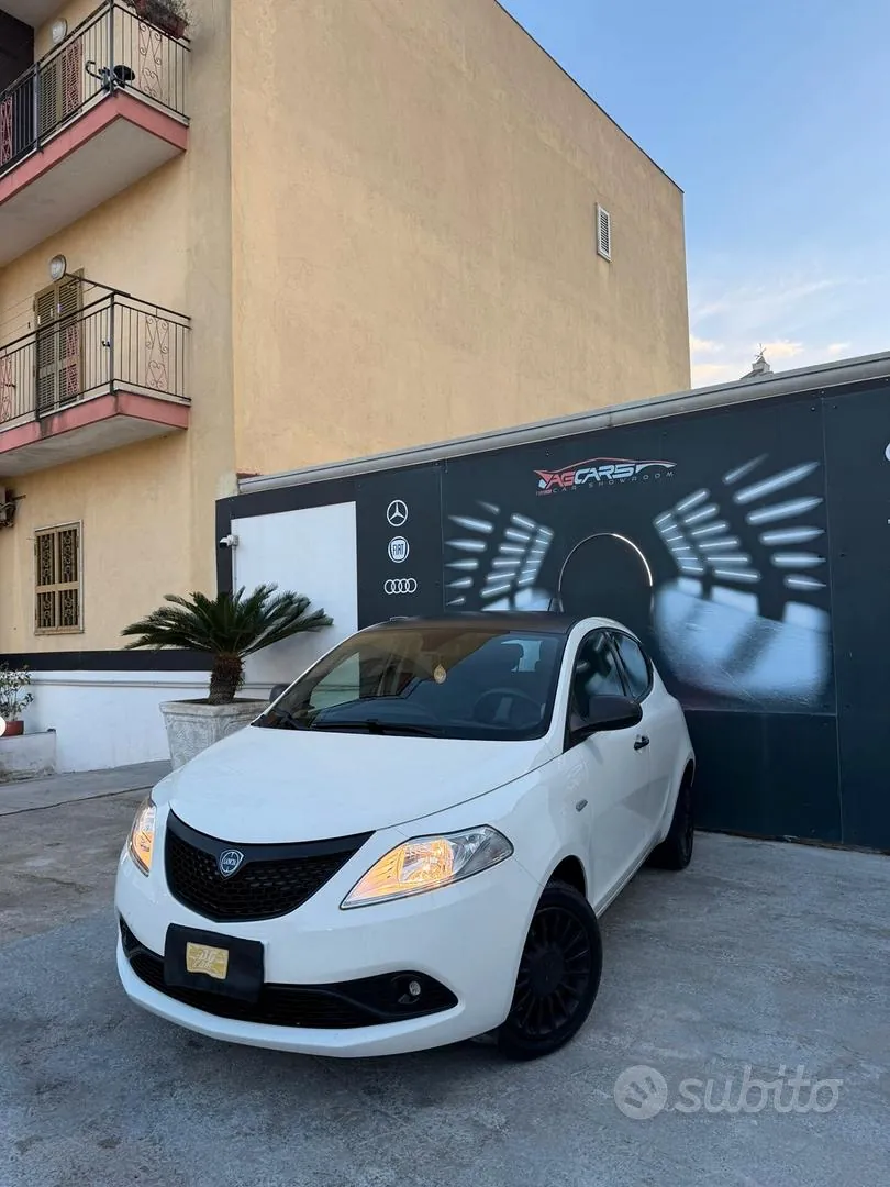 Lancia Ypsilon 2019 photo 2