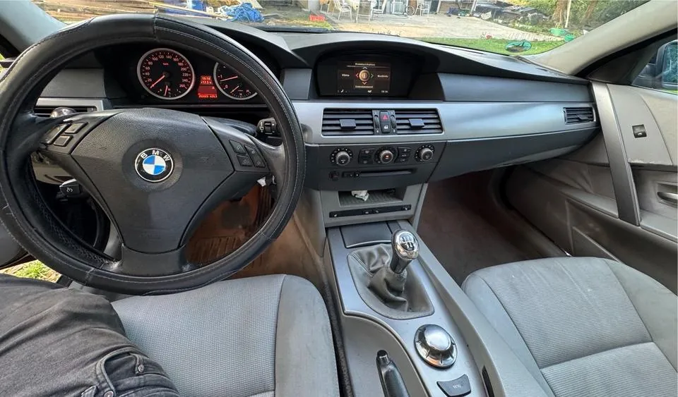 BMW 520I E60