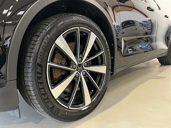 Polestar 2 2021 photo 2