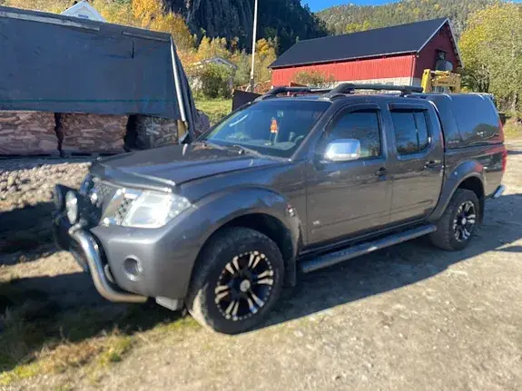 Nissan Navara 2013 photo 2