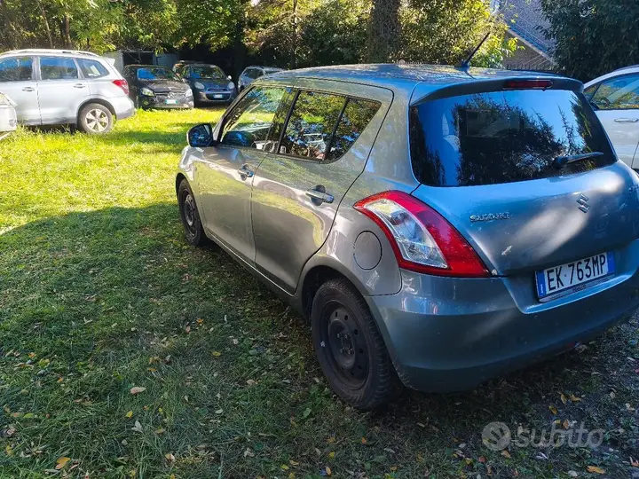 Suzuki Swift 2011 photo 3