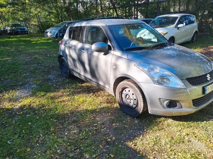 Suzuki Swift 2011 photo 5