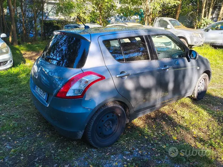 Suzuki Swift 2011 photo 4