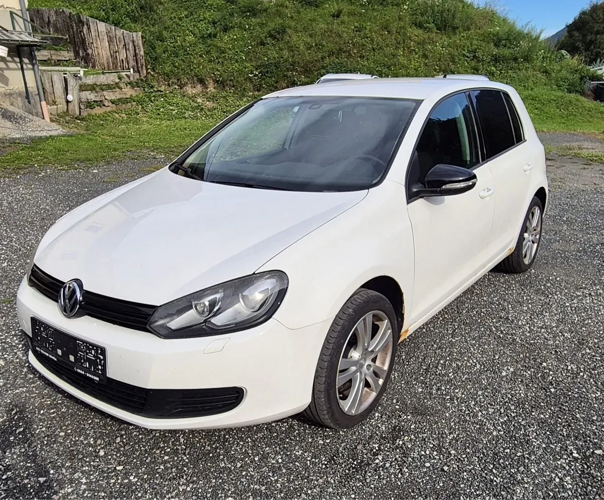 Volkswagen Golf 2010 photo 2
