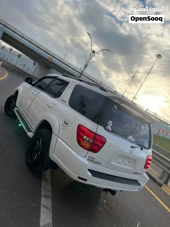 Toyota Sequoia 2004 photo 4