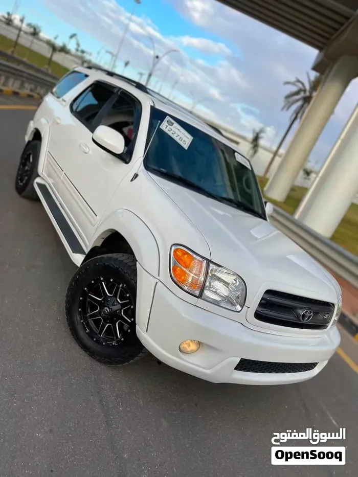 Toyota Sequoia 2004 photo 2