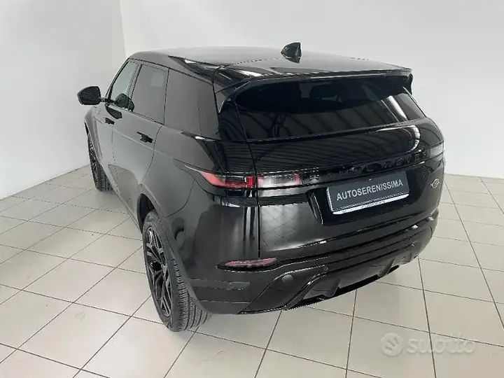 Land Rover Evoque 2022 photo 2