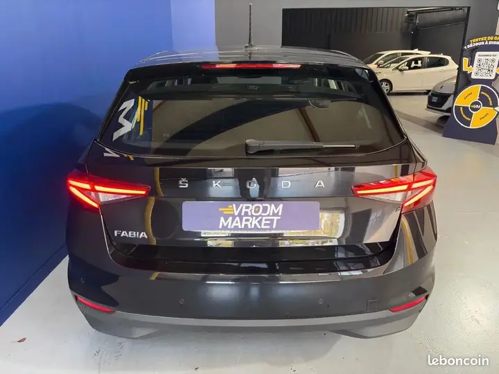 Skoda Fabia 2023 photo 3