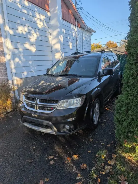Dodge Journey 2012 photo 2