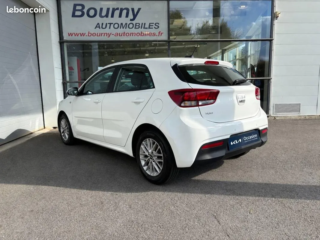 Kia Rio 2023 photo 3