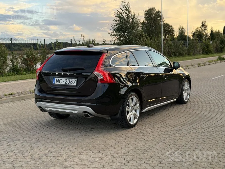 Volvo V60 2011 photo 3