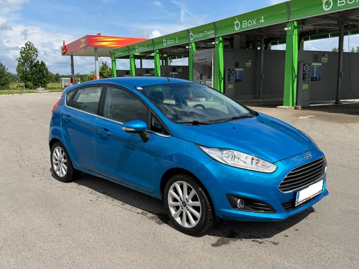 Ford Fiesta 2016 photo 2