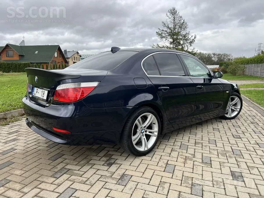BMW 530 2004 photo 2