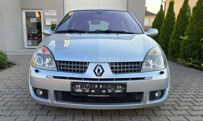 Renault Clio 2002 photo 2