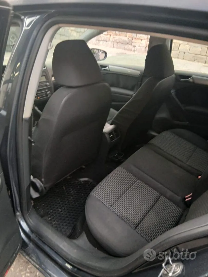 Volkswagen Golf 2010 photo 5