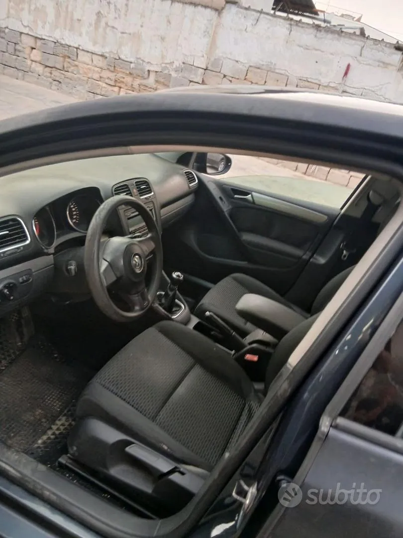 Volkswagen Golf 2010 photo 3
