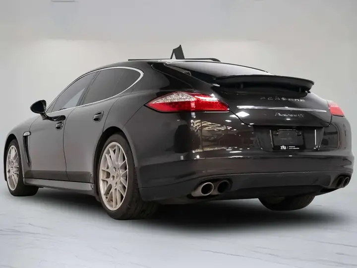 Porsche Panamera 2010 photo 5