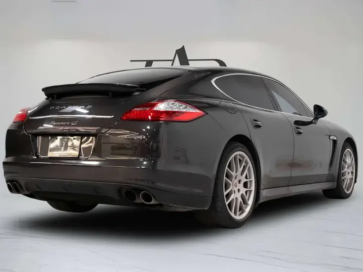 Porsche Panamera 2010 photo 4
