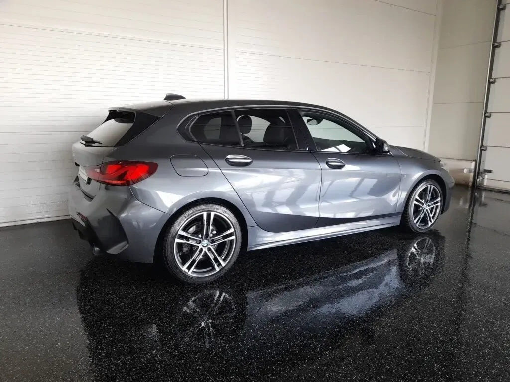 BMW 1 Series 2021 photo 2