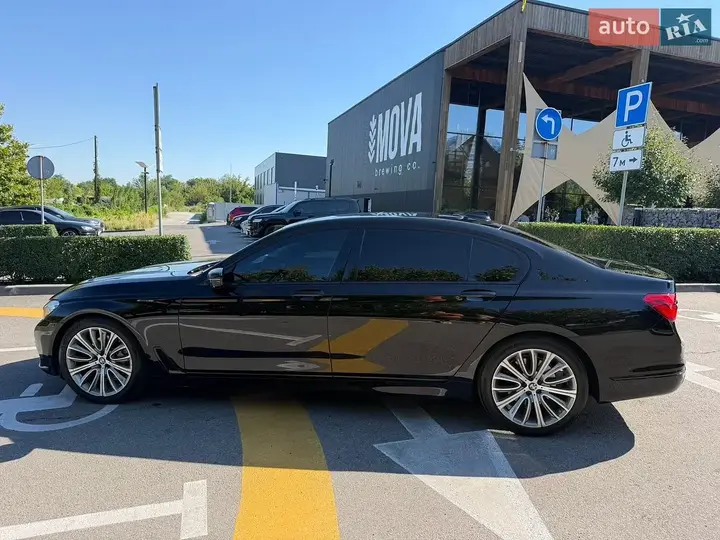 BMW 7 Series 2016 photo 4