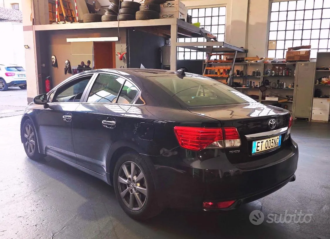 Toyota Avensis 2014 photo 2