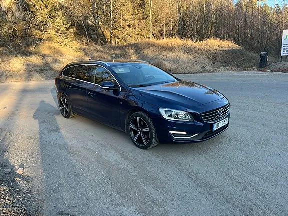Volvo V60 2016 photo 2