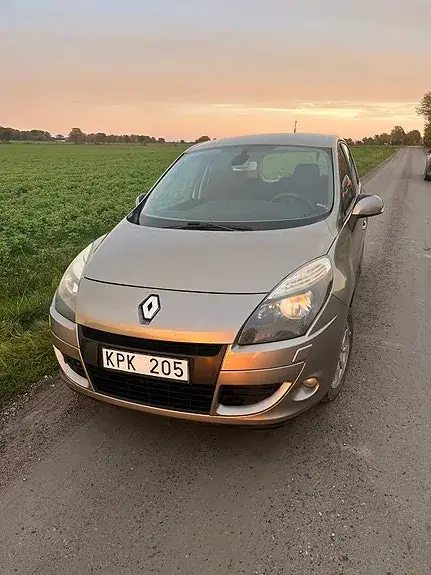 Renault Scenic Iii 2010 photo 2