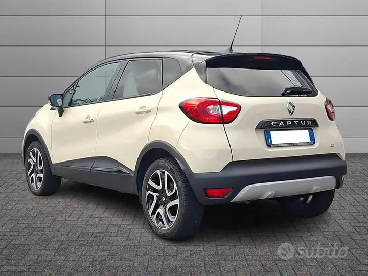 Renault Captur 2016 photo 2