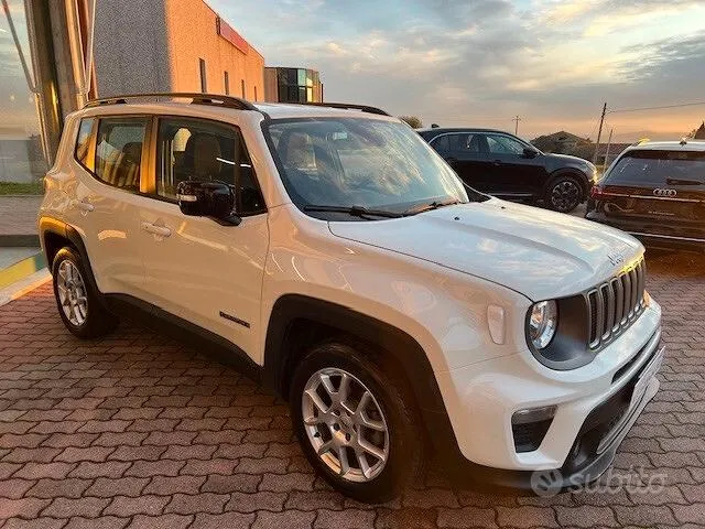 Jeep Renegade 2023 photo 3