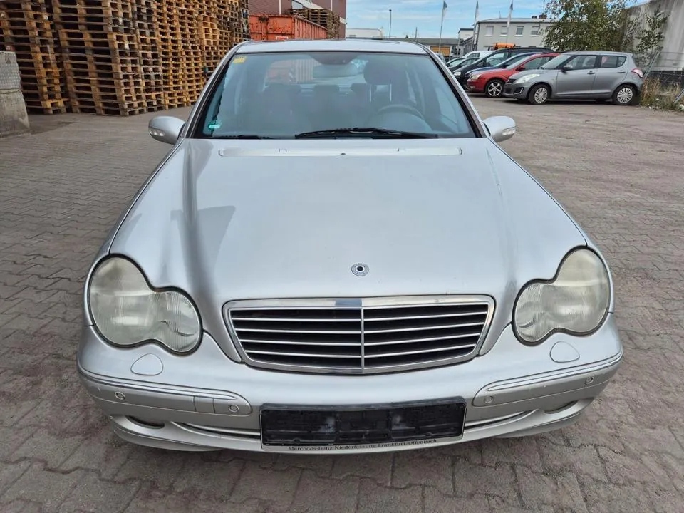 Mercedes-Benz C 240