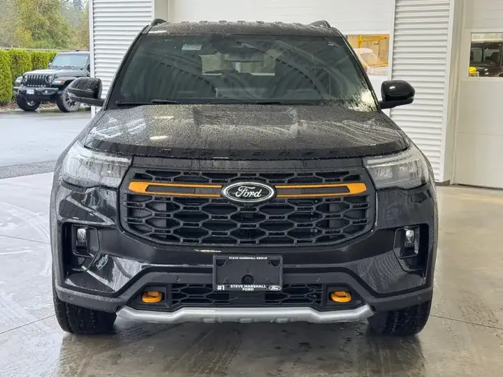 Ford Explorer 2026 photo 2