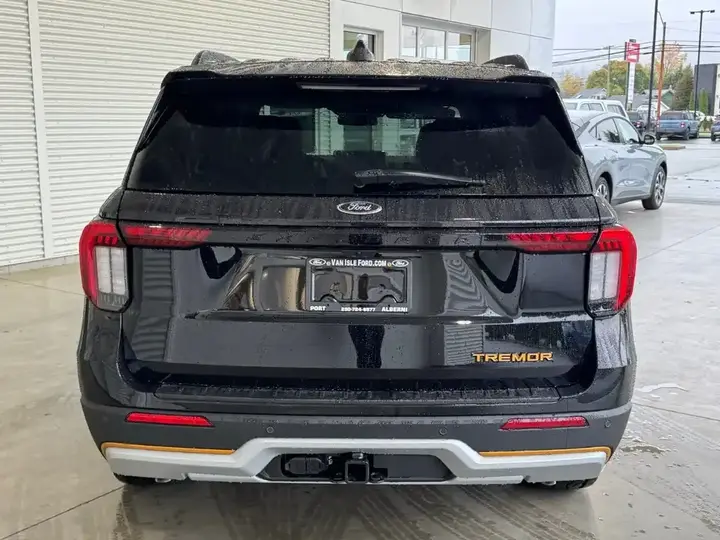 Ford Explorer 2026 photo 5