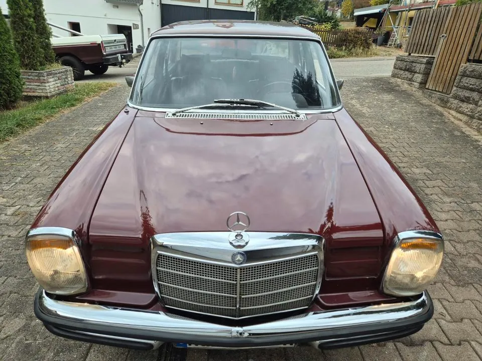 Mercedes-Benz W115