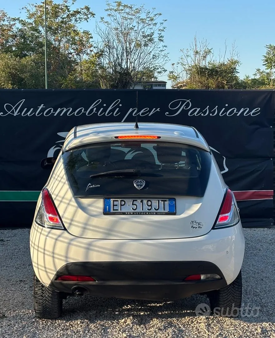 Lancia Ypsilon 2014 photo 4