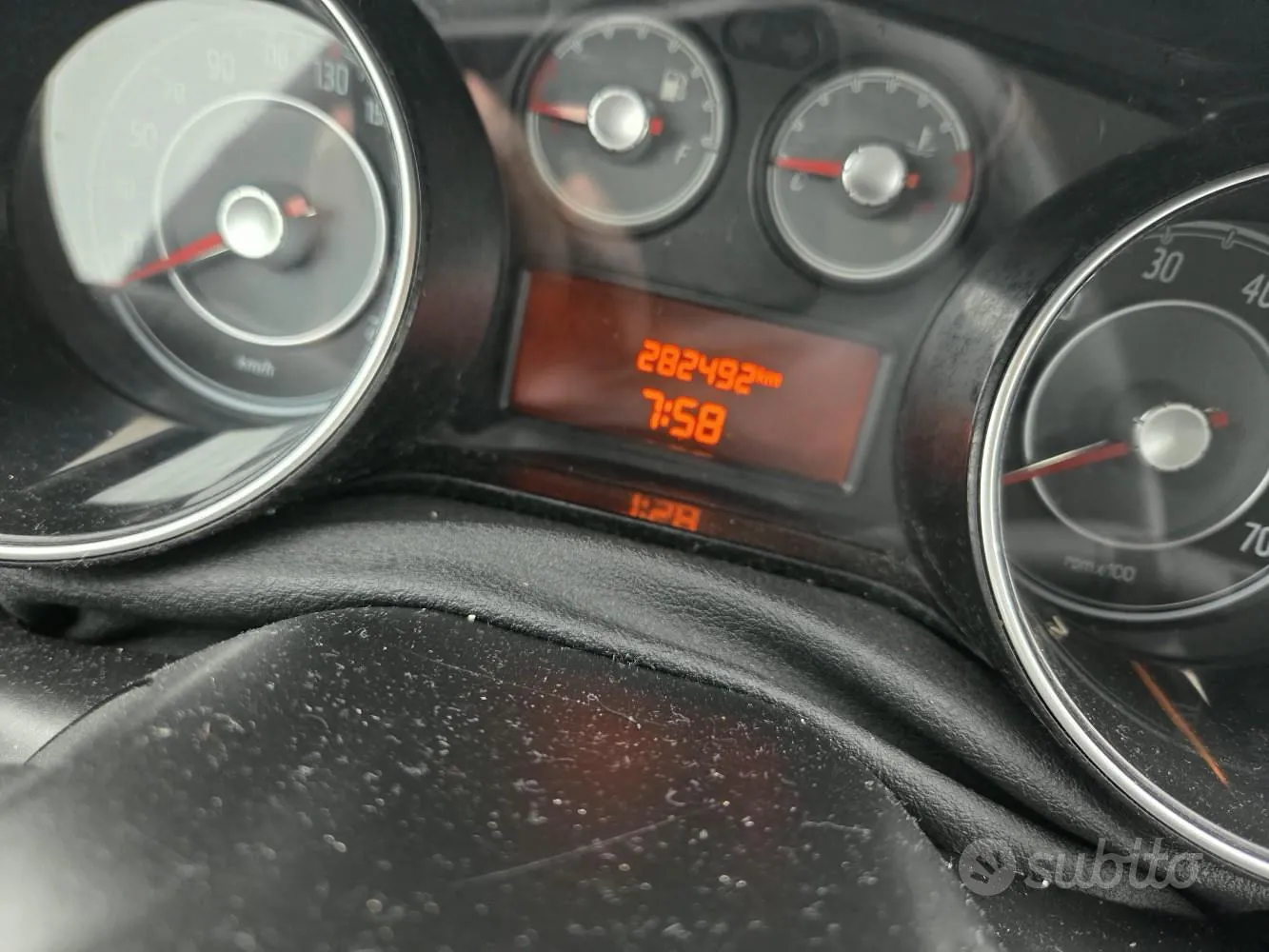Fiat Punto 2011 photo 5