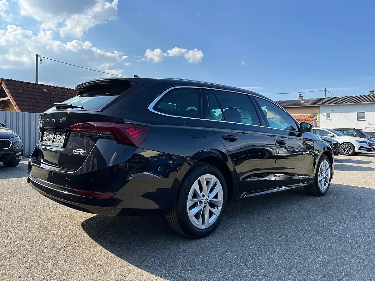 Skoda Octavia 2022 photo 3